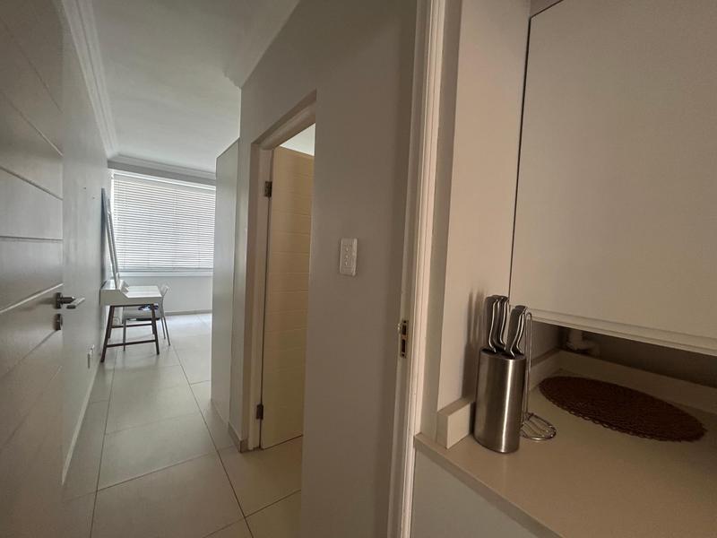 To Let 1 Bedroom Property for Rent in Green Point Western Cape